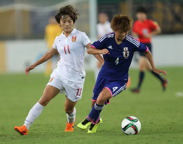 Wang Shuang Chinese National Women Football Team Left Challenges Tomoko — Stock Photo, Image