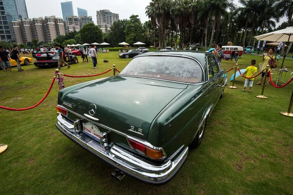 Eski Model Bir Araba Mercedes Benz Otomobil Fuarı Shenzhen City — Stok fotoğraf