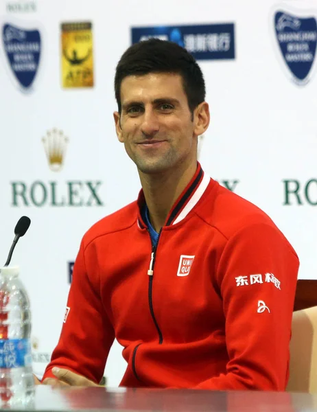 Novak Djokovic Della Serbia Sorride Una Conferenza Stampa Torneo Tennis — Foto Stock