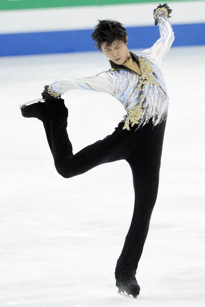 日本の羽生結弦は 2015 上海で Isu 世界フィギュア スケート選手権 2015 の男性フリー スケート中に実行します — ストック写真