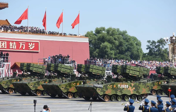 Páncéltörő Rakéta Járművek Díszmenet Tienanmen Szónoki Emelvény Alatt Katonai Parádét — Stock Fotó