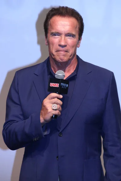 Actor Estadounidense Arnold Schwarzenegger Posa Durante Estreno Película Terminator Genisys — Foto de Stock