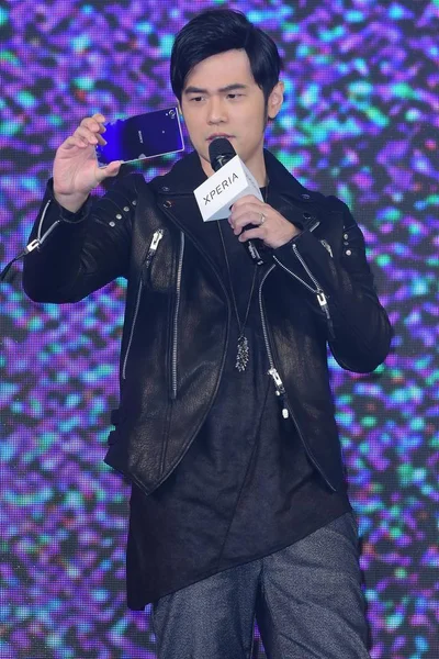 Taiwanese Singer Jay Chou Poses Sony Xperia Premium Smartphone Promotional — Stock Photo, Image