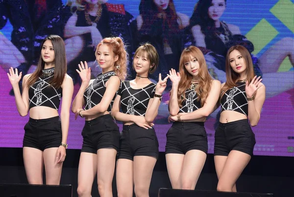 Mitglieder Der Südkoreanischen Mädchengruppe Exid Bei Ihrem Ersten Auftritt Taiwan — Stockfoto