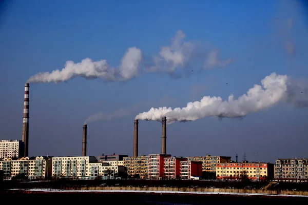Fumée Est Rejetée Des Cheminées Une Centrale Électrique Ville Jilin — Photo