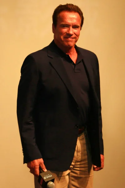 Actor Estadounidense Arnold Schwarzenegger Posa Durante Estreno Película Terminator Genisys — Foto de Stock