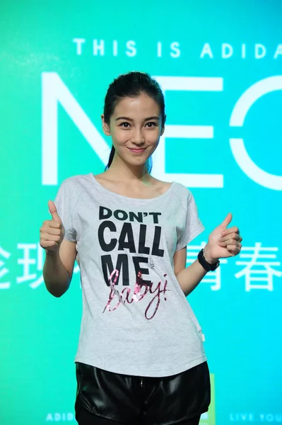 Hong Kong Modella Attrice Angelaby Posa Sorride Durante Evento Promozionale — Foto Stock