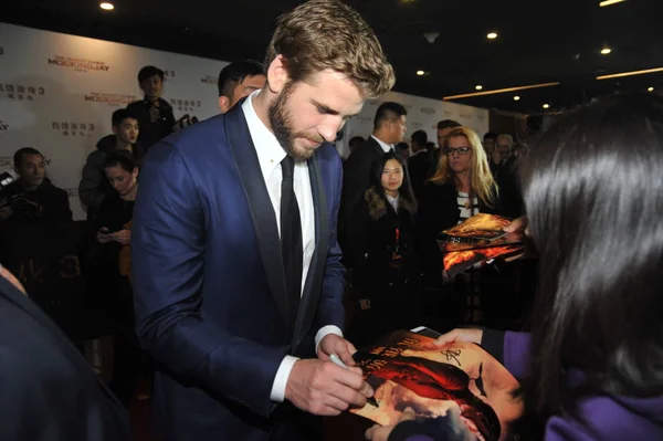 Attore Australiano Liam Hemsworth Centro Firma Autografi Fan Anteprima Suo — Foto Stock