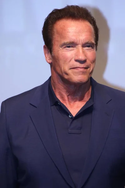 Ator Americano Arnold Schwarzenegger Posa Durante Uma Estreia Para Seu — Fotografia de Stock