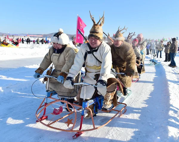 Китайские Монгольские Участники Катаются Санях Китайской Ярмарке Льда Снега Надам — стоковое фото