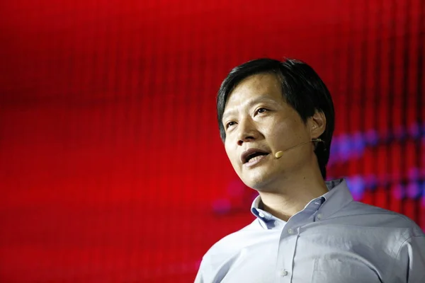 Lei Ceo의 Xiaomi Kingsoft 행사에서 베이징 Xiaomi의 2S에 2015에 연설을 — 스톡 사진