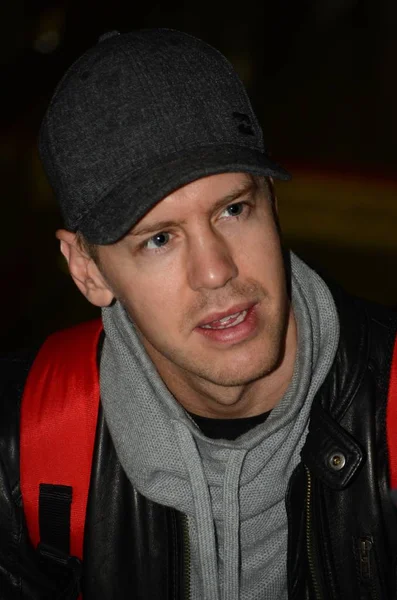 Pilote Allemand Sebastian Vettel Ferrari Est Photographié Après Son Arrivée — Photo