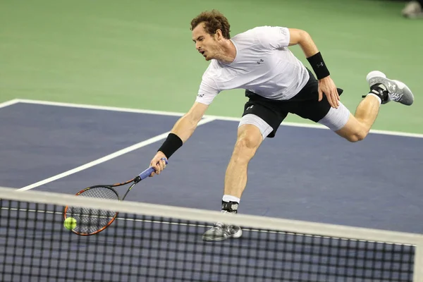 Andy Murray Wielkiej Brytanii Zwraca Strzał Novak Djokovic Serbii Półfinałowym — Zdjęcie stockowe