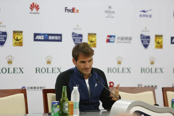 Roger Federer Aus Der Schweiz Spricht Der Pressekonferenz Des Shanghai — Stockfoto