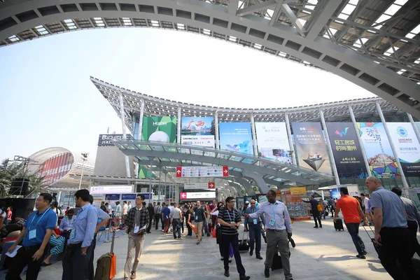 Los Compradores Visitan 118 Feria Importación Exportación China También Conocida — Foto de Stock