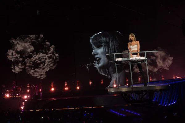 Chanteuse Américaine Taylor Swift Produit Lors Concert Lors Tournée Mondiale — Photo