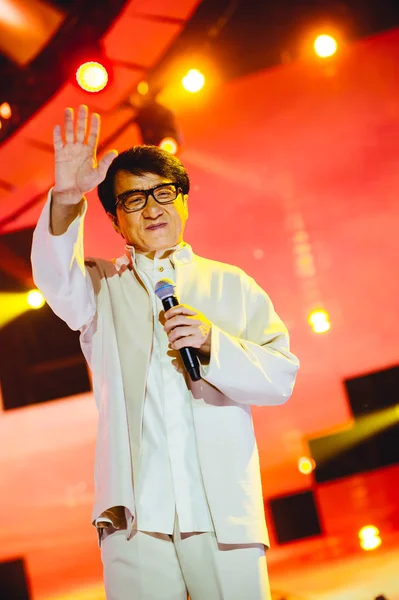 Bintang Kungfu Hong Kong Jackie Chan Melambai Saat Acara Penghargaan — Stok Foto