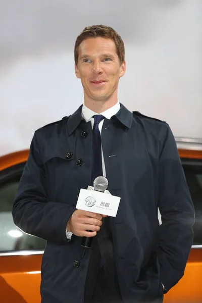 Βρετανός Ηθοποιός Benedict Cumberbatch Θέτει Μια Διαφημιστική Εκδήλωση Για Suv — Φωτογραφία Αρχείου