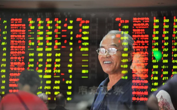 Kínai Befektetők Áron Piros Rising Zöld Alá Tartozó Részvények Nézni — Stock Fotó