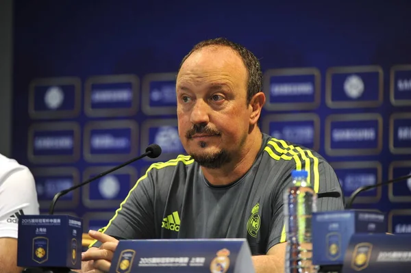 Cheftrainer Rafael Benitez Von Real Madrid Bei Einer Pressekonferenz Während — Stockfoto