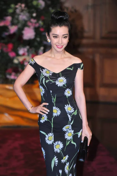 Chińska Aktorka Bingbing Pozuje Kolacji Dolce Gabbana Vip Pekinie Listopada — Zdjęcie stockowe