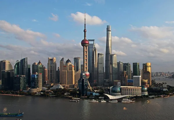 Utsikt Över Floden Huangpu Och Lujiazui Financial District Med Oriental — Stockfoto