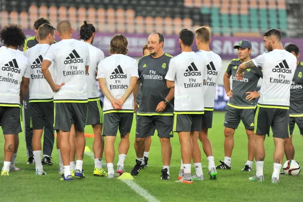 Head Coach Rafael Benitez Real Madrid Center Gives Instructions His — Stock Photo, Image