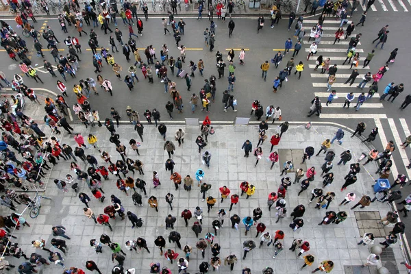 Los Examinados Chinos Ingresan Universidad Tecnológica Wuhan Para Realizar Examen — Foto de Stock