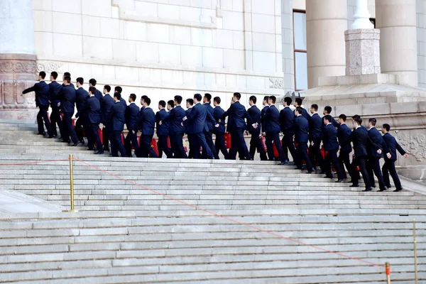 Guardias Seguridad Chinos Marchan Fila Hacia Gran Salón Del Pueblo — Foto de Stock
