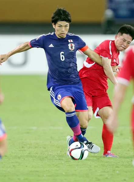 Masato Morishige Japan Vänster Utmanar Landslagsspelarna Chol Nordkorea Sin Fotbollsmatch — Stockfoto