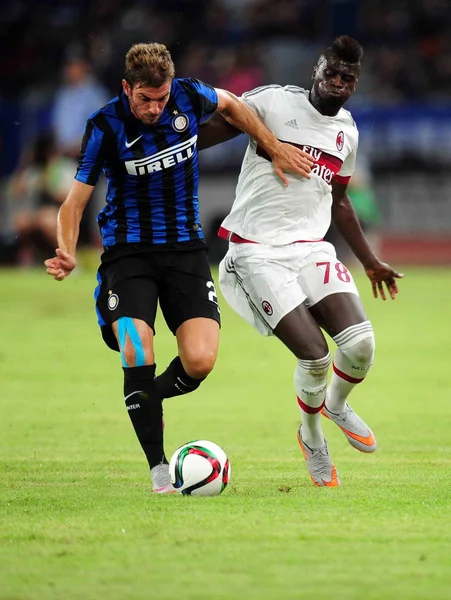 Hamady Niang Baye Del Milan Tornato Sfida Davide Santon Dell — Foto Stock