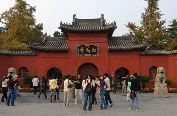 Touristen Besuchen Den Tempel Des Weißen Pferdes Oder Den Baima — Stockfoto
