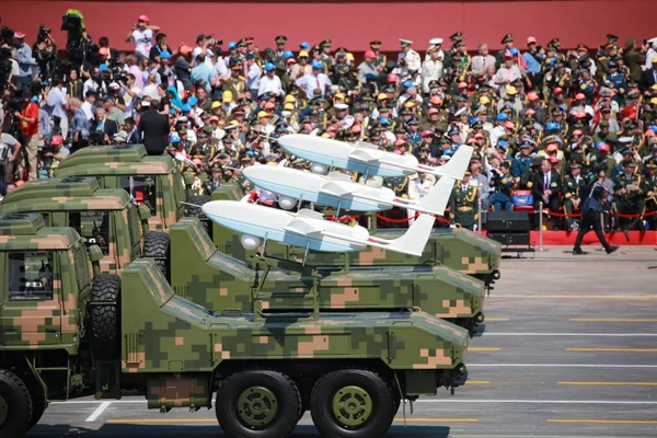 Wojskowe Pojazdy Przewożące Chińskie Robione Drony Marca Przeszłości Trybuny Tiananmen — Zdjęcie stockowe