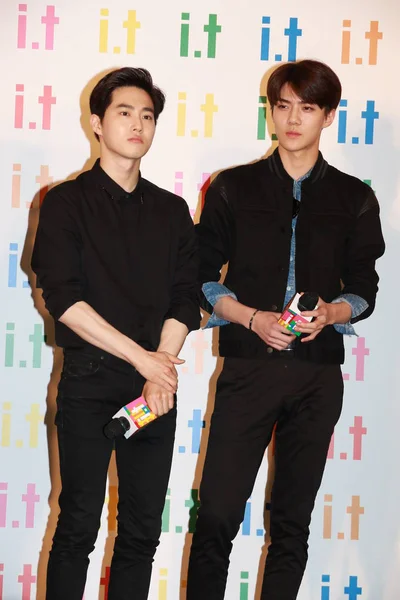 Suho Izquierda Sehun Del Grupo Chicos Surcoreanos Exo Asisten Evento —  Fotos de Stock