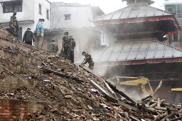 Rescuers Search Debris Collapsed Buildings Magnitude Earthquake Katmandu Nepal April — Stock Photo, Image