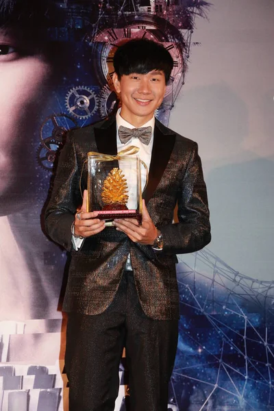 Singaporean Singer Lin Poses Press Conference His Time Line Concert — Stock Photo, Image