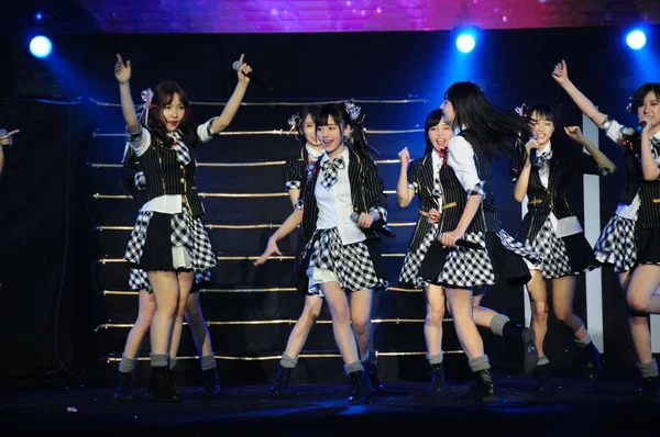 Členové Idol Skupiny Snh48 Sesterská Skupina Japonských Dívčí Skupina Akb48 — Stock fotografie