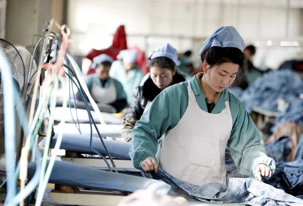 Vestiti Ferro Femminili Cinesi Esportare Europa Una Fabbrica Abbigliamento Nella — Foto Stock
