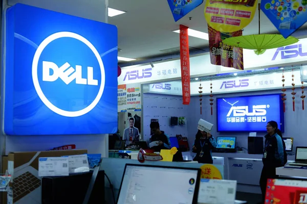 Komputery Sprzedaż Kasie Firmy Dell Sklepie Agd Qingdao Miasta Wschodniej — Zdjęcie stockowe