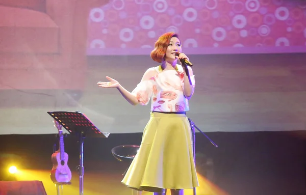Selina Jen Taiwanesisk Pop Gril Gruppen Utför Hennes Mini Konsert — Stockfoto