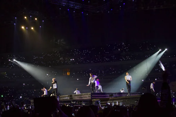 Chiński Południowo Koreański Boysband Exo Wykonuje Koncercie Nanjing Podczas Swojej — Zdjęcie stockowe