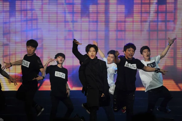 Sydkoreansk Sångare Jang Woo Hyuk Centrera Utför Koreanska Stjärnor Konsert — Stockfoto