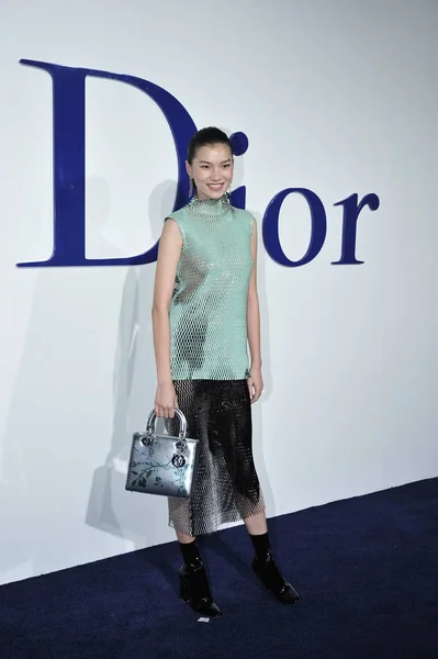 Actriz Modelo China Daniella Wang Posa Durante Desfile Moda Dior — Foto de Stock