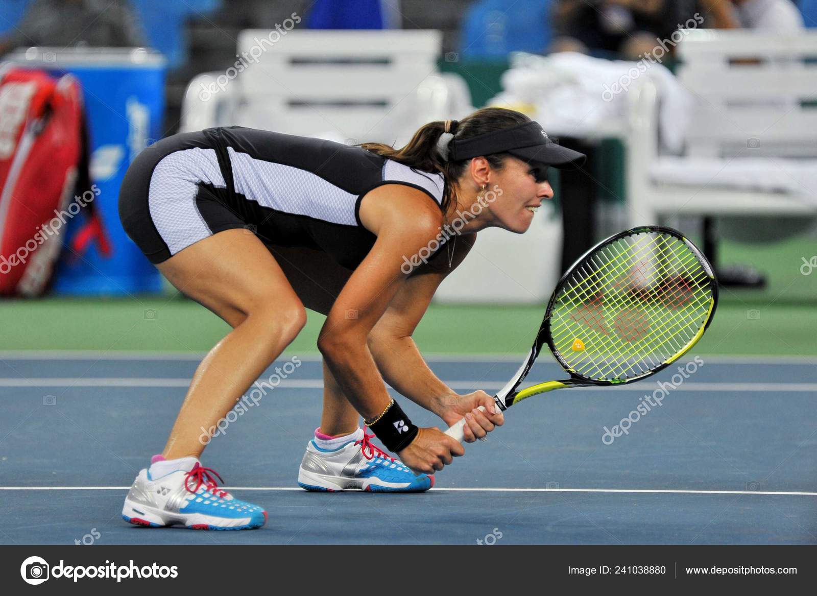 Martina Hingis Switzerland Prepares Serve She Sania Mirza India Compete Stock Editorial Photo C Chinaimages Martina Hingis Switzerland Prepares Serve She Sania Mirza India Compete Stock Editorial Photo C Chinaimages
