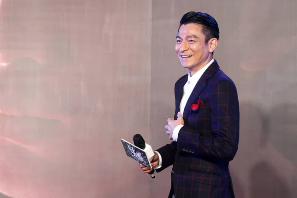 香港歌手兼演员刘德华在中国上海为他的新片 失落与爱 首映式时微笑 — 图库照片