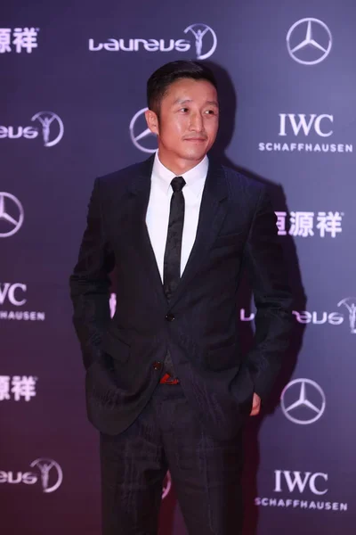 Boxeador Chino Zou Shiming Posa Alfombra Roja Para Los Laureus — Foto de Stock