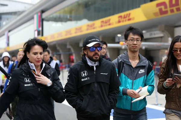 Piloto Español Fernando Alonso Mclaren Centro Llega Para Encontrarse Con — Foto de Stock