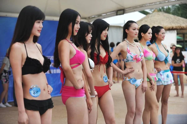 Competidores Vestidos Biquíni Posam Durante Primeira Rodada Para Região China — Fotografia de Stock