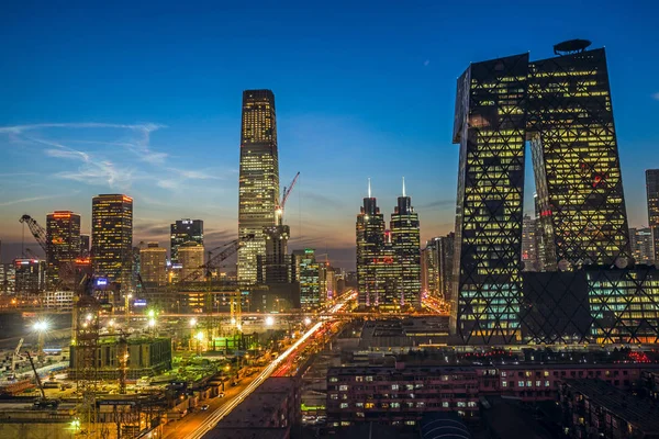 Vista Noturna Cbd Central Business District Com Torre Cctv Direita — Fotografia de Stock