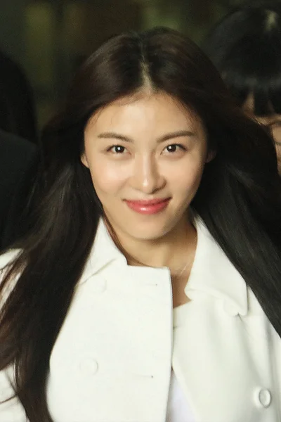 Południowokoreańska Aktorka Won Uśmiecha Się Przybyciu Międzynarodowe Lotnisko Pudong Shanghai — Zdjęcie stockowe